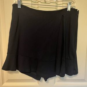 Cabi skort navy limited edition size 6